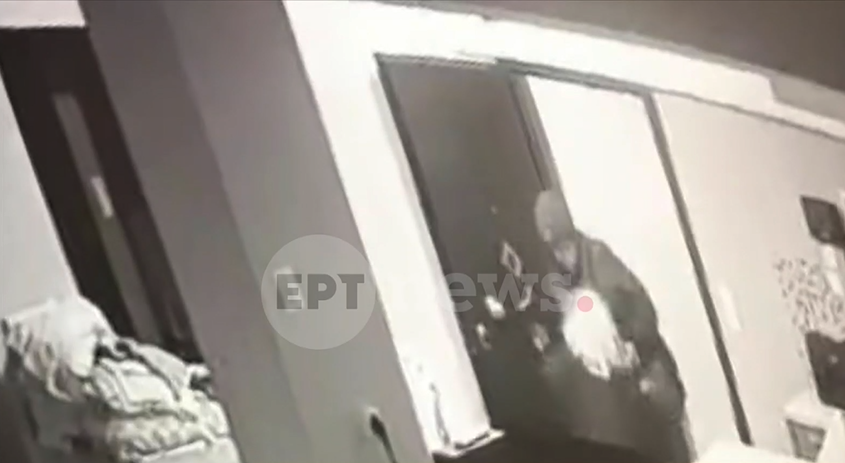 Βίντεο ντοκουμέντο από τη δράση του 64χρονου στην Κυψέλη: Η στιγμή που έρχεται αντιμέτωπος με τη μητέρα των κοριτσιών – Τη χτύπησε άγρια