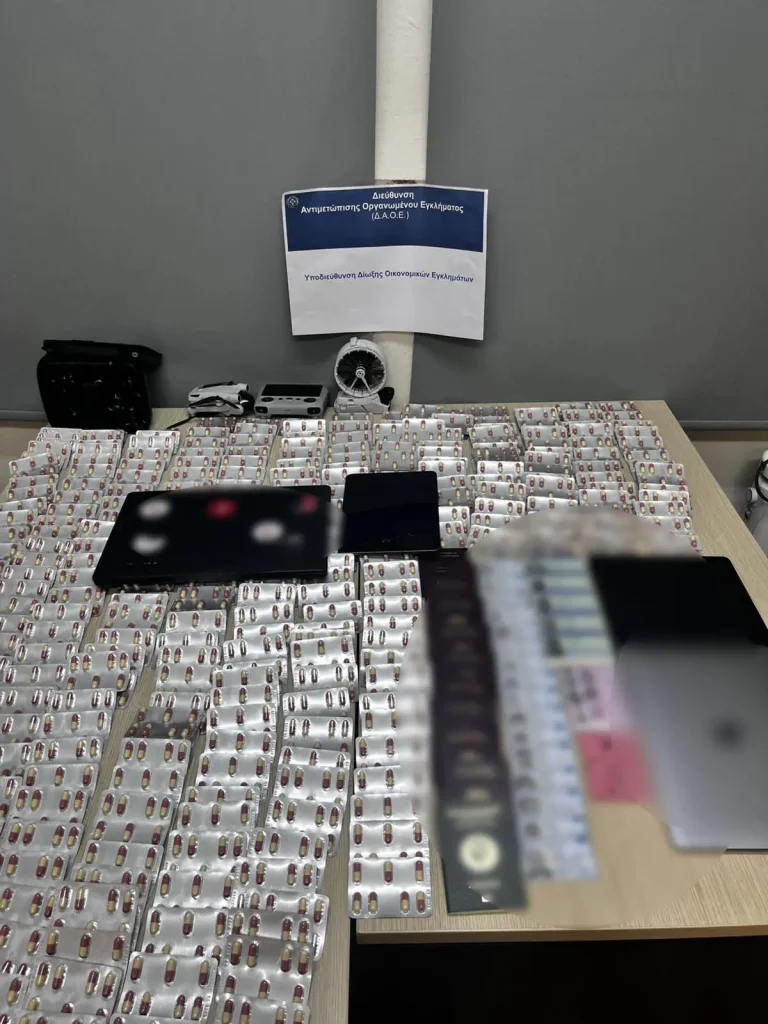 Εξαρθρώθηκε κύκλωμα για κλοπές και διακίνηση παράνομων φαρμάκων