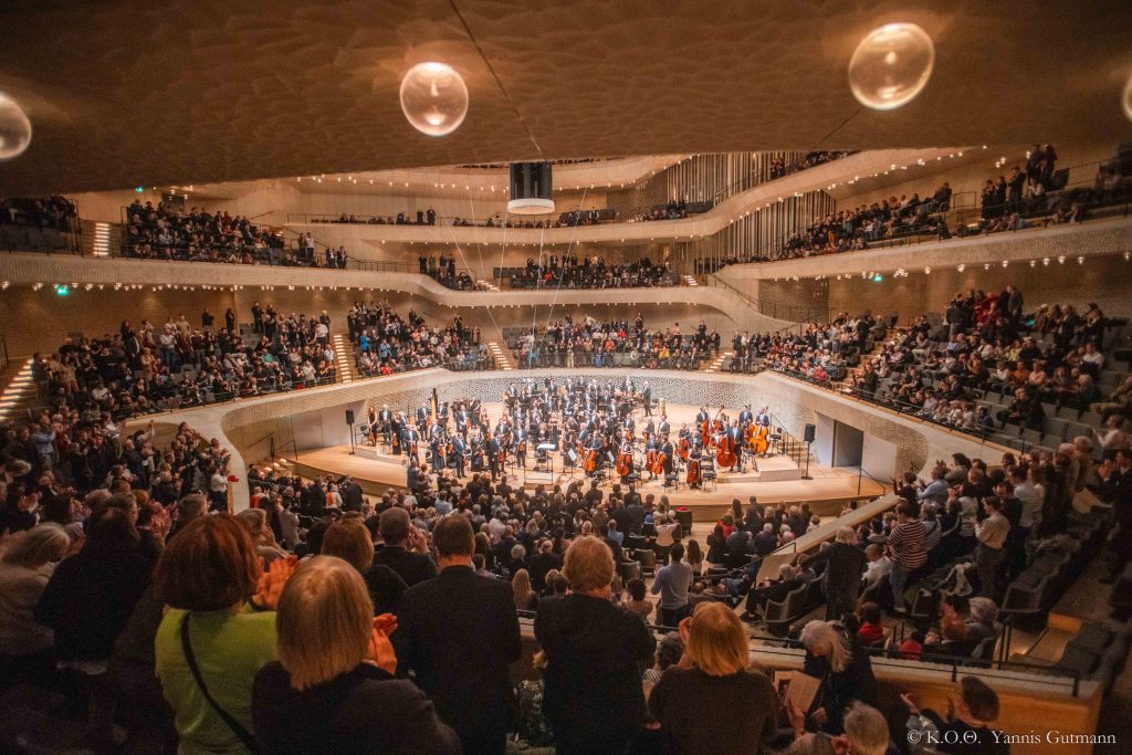 Ιστορική επιτυχία της Κρατικής Ορχήστρας Θεσσαλονίκης στην Εlbphilharmonie του Αμβούργου