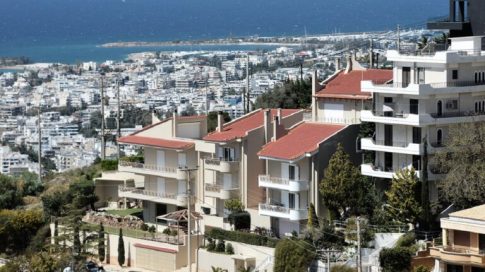 Πετρέλαιο: Πάνω από τα 100 δολάρια το Brent λόγω της κλιμάκωσης στη Μέση Ανατολή