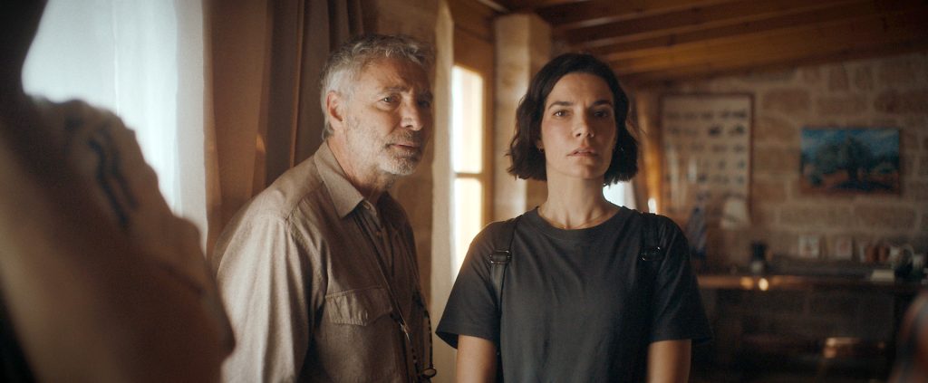 «Το Τελευταίο Νησί»: Η νέα δραματική σειρά της ΕΡΤ κάνει πρεμιέρα την Κυριακή 8 Φεβρουαρίου στις 22:00, με διπλό επεισόδιο