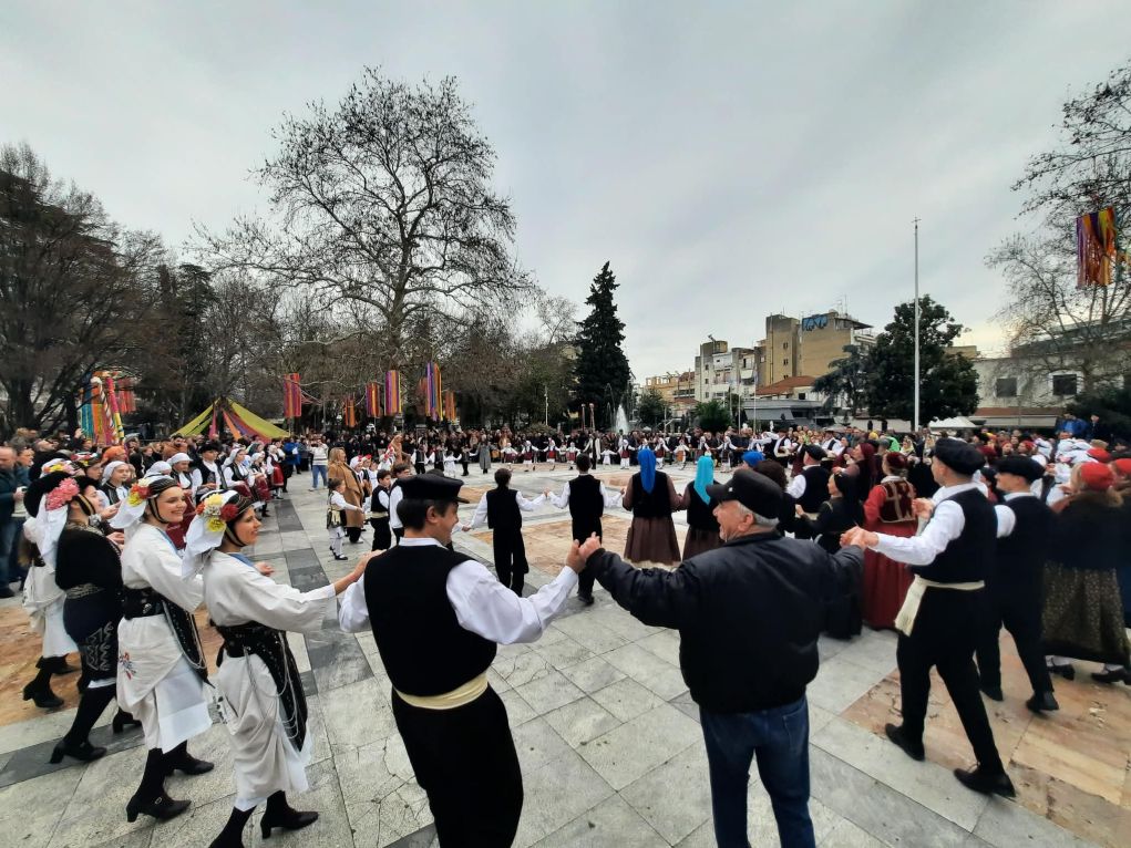 Αποκριάτικο χρώμα και παράδοση με το «Γαϊτανάκι» στις Σέρρες