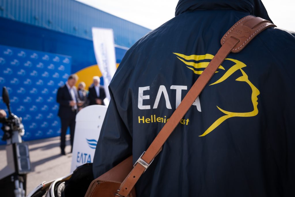 ΕΛΤΑ: Ανανεώνουν το στόλο τους με 250 ηλεκτρικά δίκυκλα ελληνικής παραγωγής για τη διανομή αλληλογραφίας