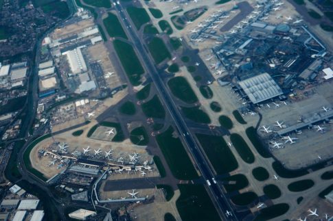 Κεραμέως στο ΕΡΤnews: Στα 950 ευρώ ο κατώτατος μισθός έως το 2027 – Νέα ρύθμιση για επιτάχυνση απονομής συντάξεως