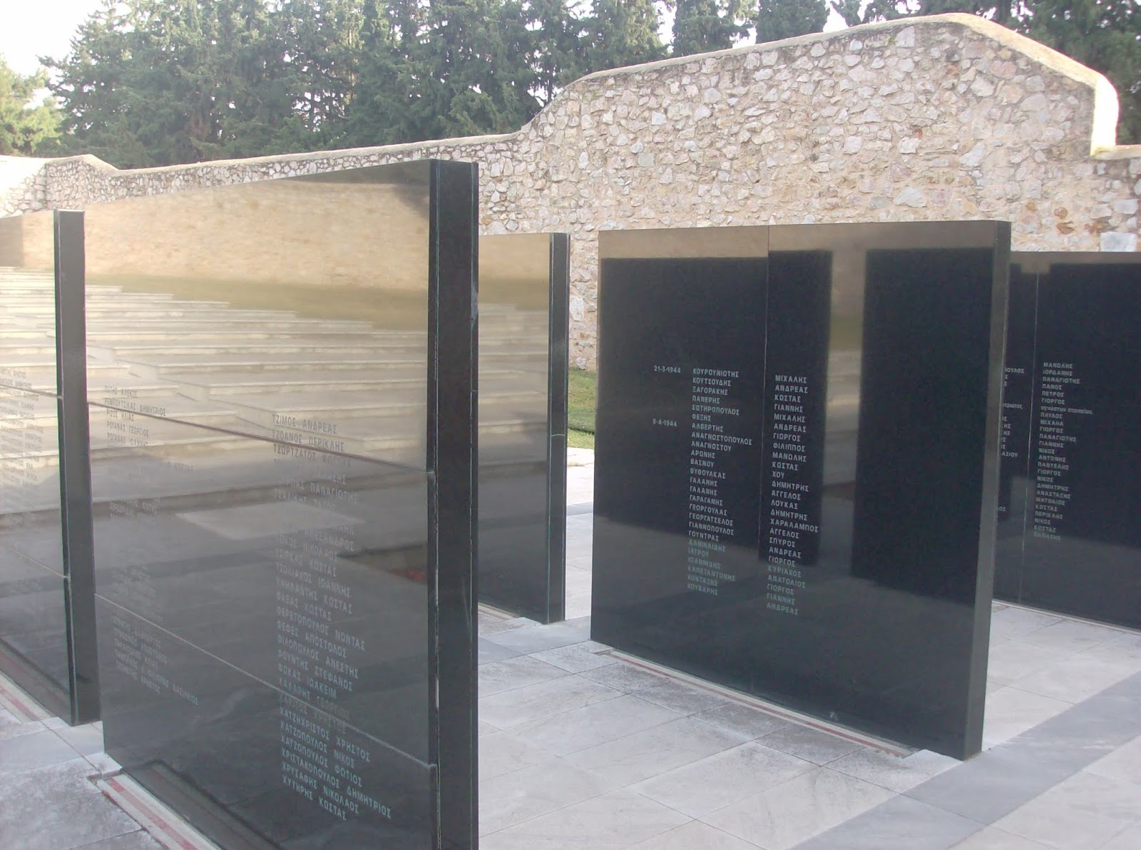 hpim3334 Στον τόπο της εκτέλεσης των 200 στην Καισαριανή (φωτορεπορτάζ)