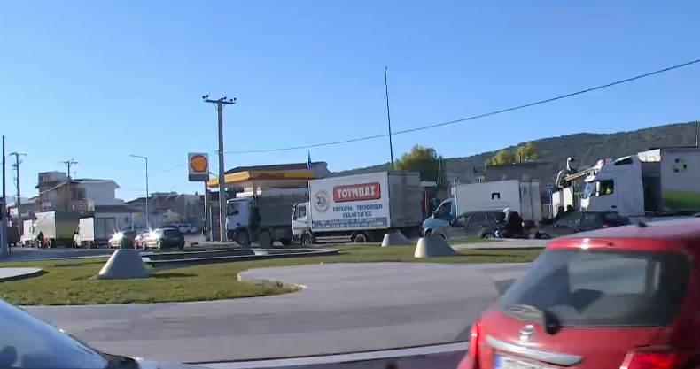 Ουρά χιλιομέτρων στη Λ. Φυλής λόγω των έργων στην Αττική Οδό – Εκτροπή κυκλοφορίας από την Τροχαία