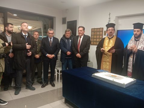 Σύρος: Μητέρα σε ρόλο σχολικού νοσηλευτή – Τι απαντά ο υφυπουργός Παιδείας Κ. Βλάσης