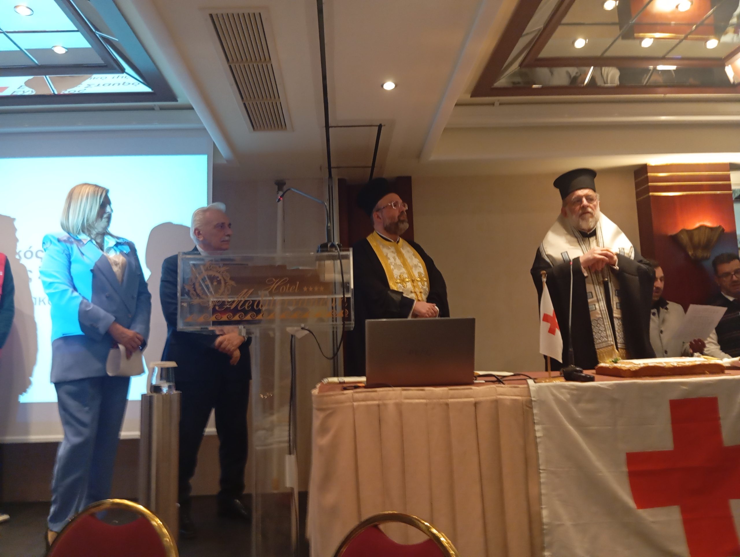 Ρόδος: Την πίτα του έκοψε ο Ερυθρός Σταυρός παρουσία του προέδρου του Αντ. Αυγερινού 