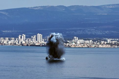 Tραγωδία στα Τέμπη: Ένταση και επεισόδια σε εξέλιξη στο Σύνταγμα (Live) – Συγκεντρώσεις σε όλη τη χώρα