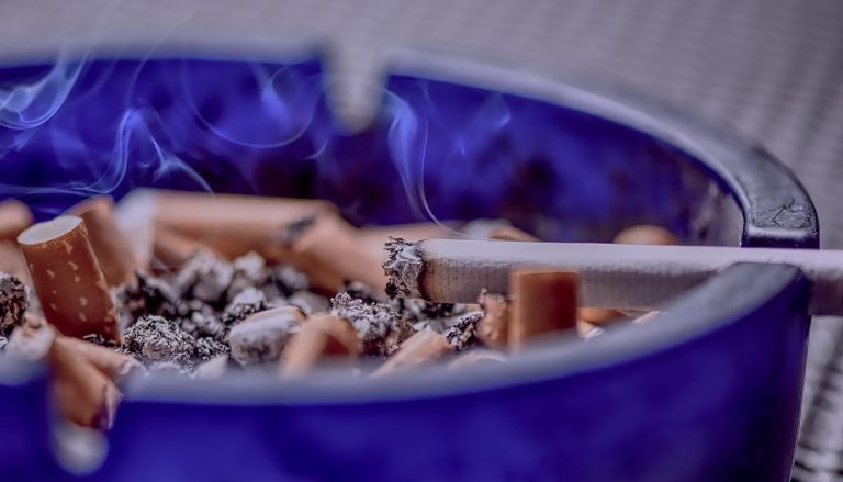 Παθητικό κάπνισμα: Σχεδόν 1,7 εκατ. θάνατοι σε έναν χρόνο – Εκτέθηκαν 767 εκατ. παιδιά