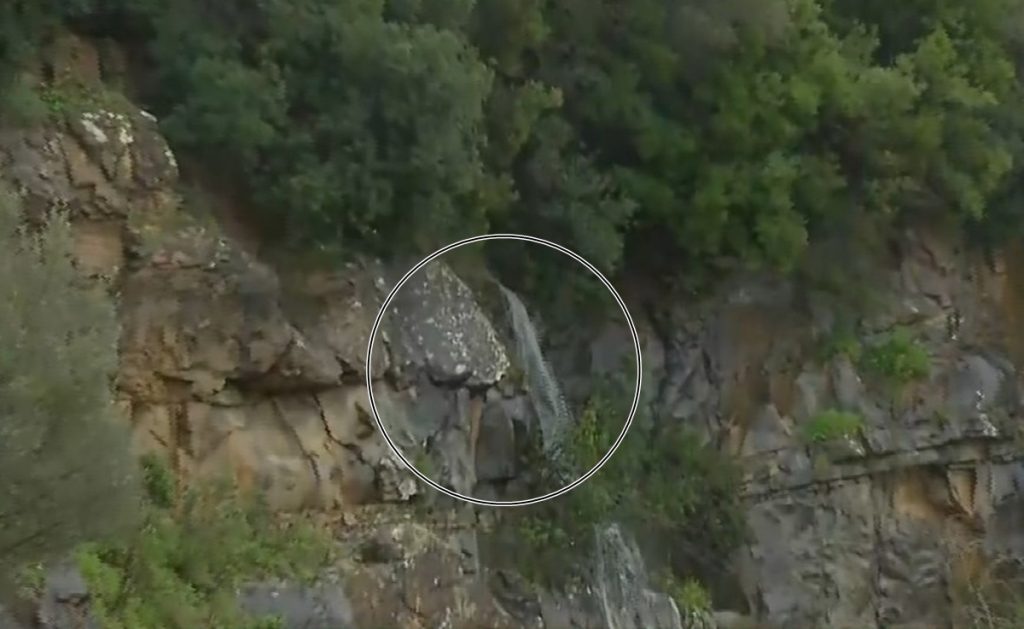 Κλειστή η παλαιά Ε.Ο. Άρτας – Αμφιλοχίας λόγω νέας κατολίσθησης, σχηματίστηκε ακόμα και καταρράκτης – Αποκομμένη οδικώς η Ήπειρος