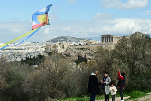 2<sup>ο</sup> Δημοτικό Σχολείο Αλεξανδρούπολης: Μάζεψαν καπάκια, πήραν αναπηρικό αμαξίδιο και το χάρισαν στο Ειδικό Δημοτικό Σχολείο