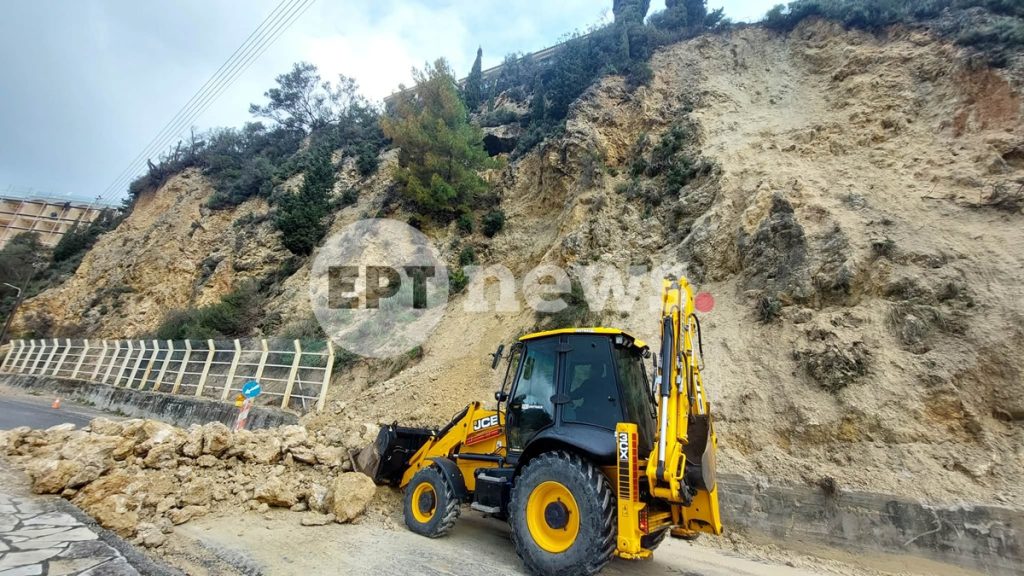 Καθιζήσεις και κατολισθήσεις σε Παλαιοκαστρίτσα και Πολύγωνο, υπερχείλισε ρέμα στο Πικέρμι -Σε εξέλιξη το κύμα κακοκαιρίας