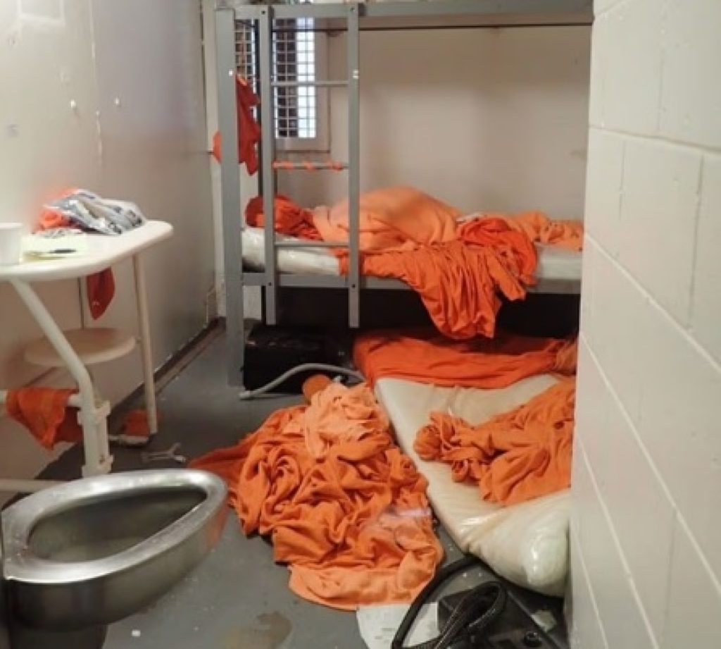 Νέα ερωτηματικά για τον θάνατο του Έπστιν: Το πιστοποιητικό θανάτου του συντάχθηκε μία μέρα πριν βρεθεί νεκρός στο κελί του, σύμφωνα με επίσημα έγγραφα