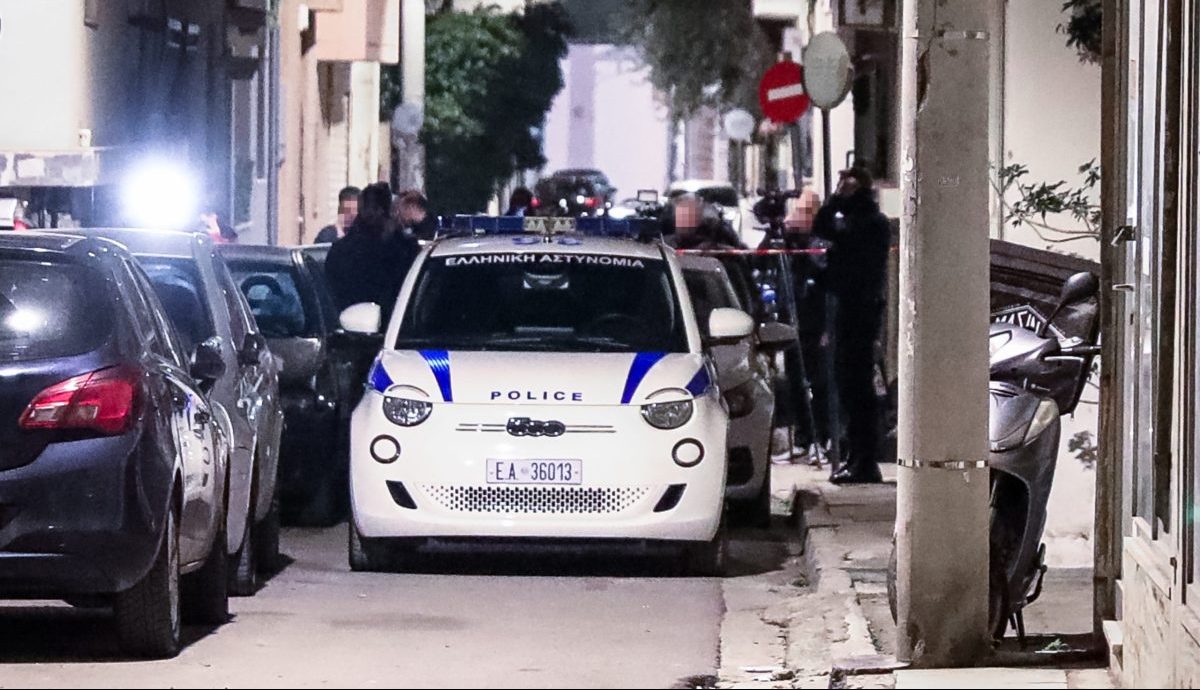 [385088] ΝΕΚΡΗ ΕΝΤΟΠΙΣΤΗΚΕ ΕΓΚΥΟΣ ΓΥΝΑΙΚΑ ΣΤΟ ΣΠΙΤΙ ΤΗΣ ΣΤΟΝ ΚΟΛΩΝΟ ΜΕ ΤΡΑΥΜΑ ΣΤΟ ΚΕΦΑΛΙ