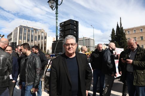 Φτάνουν στην Αθήνα τα τρακτέρ – Κλείνουν δρόμοι στο κέντρο για το συλλαλητήριο