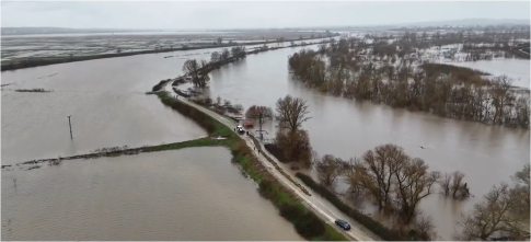 «Επί ξυρού ακμής» ο Έβρος λόγω πλημμυρών