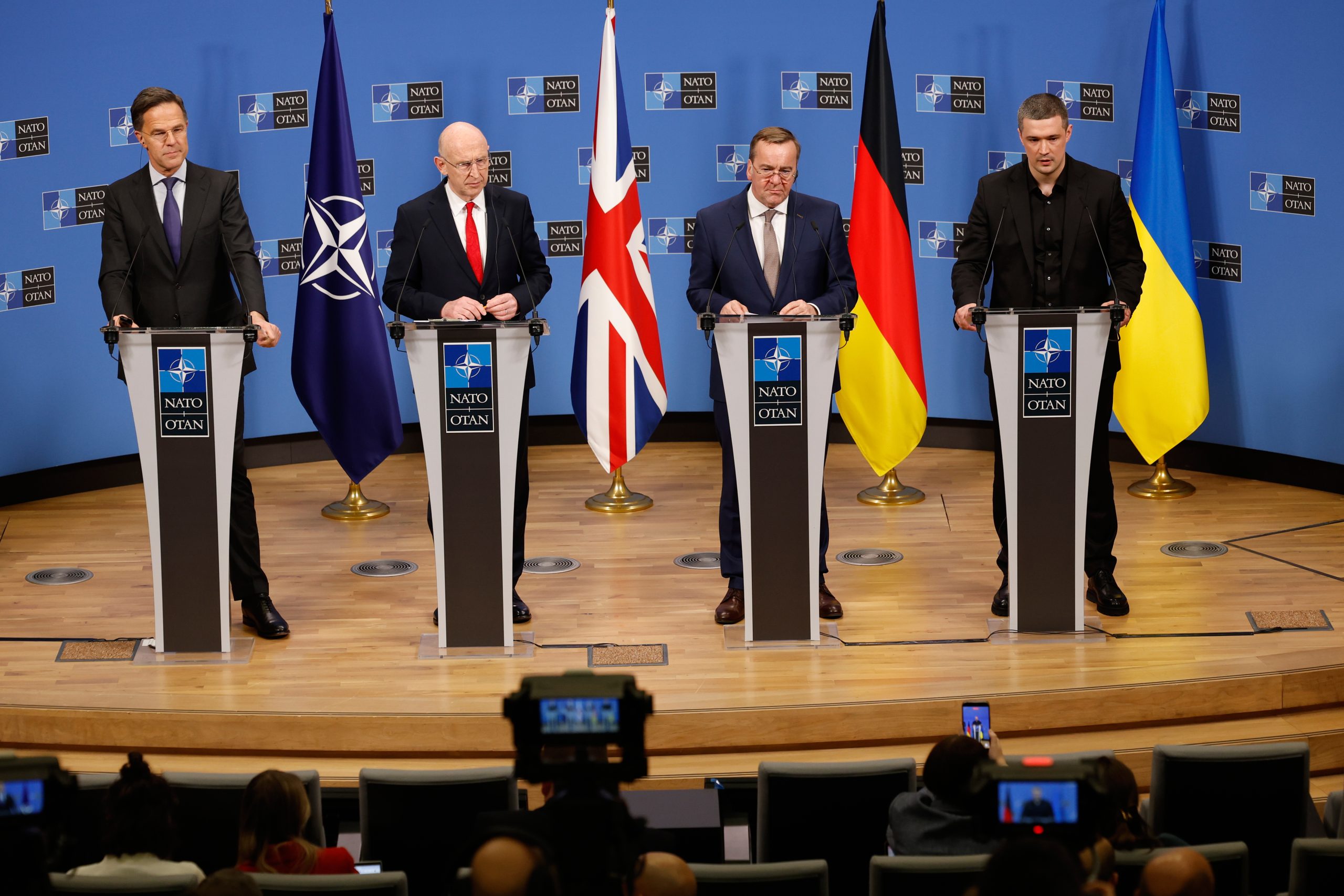 Χώρες του ΝΑΤΟ υπόσχονται στρατιωτική βοήθεια δισεκατομμυρίων στην Ουκρανία  ​