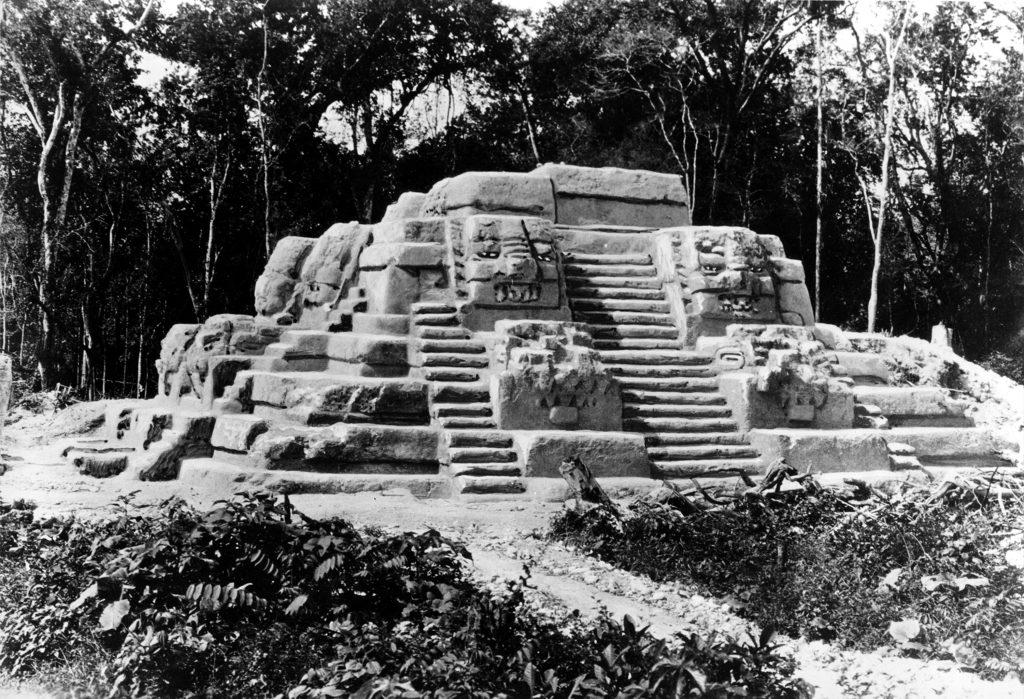 Νέα έρευνα ανατρέπει όλα όσα πιστεύαμε για τους Μάγια: Ο μυστηριώδης πολιτισμός τους, η μεγάλη σφαγή και οι εξωγήινοι