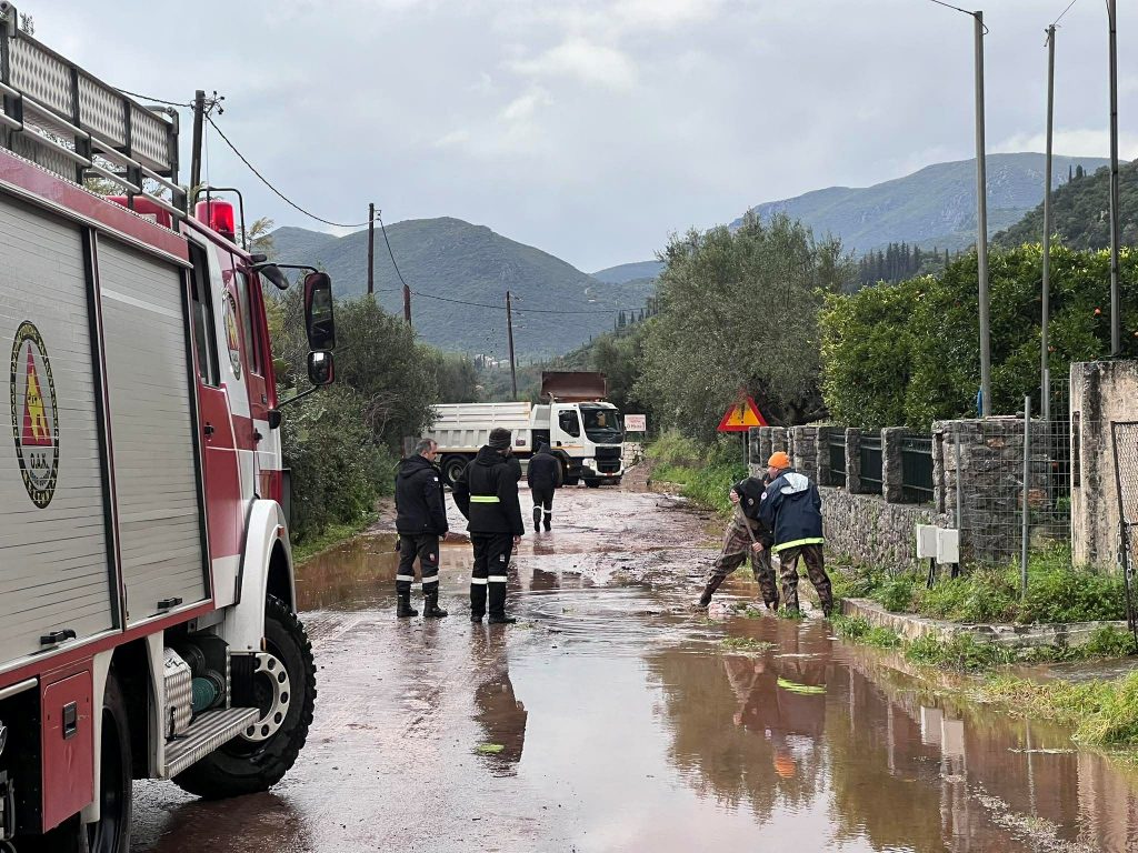 Μεσσηνία: Προβλήματα στον δρόμο Πήδημα – Αρφαρά από κατολίσθηση λόγω της έντονης κακοκαιρίας