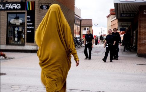 Από τις 14 Φεβρουαρίου στο Δημοτικό Θέατρο Βόλου «Βαγγέλης Παπαθανασίου» η μεγάλη παραγωγή του ΔΗΠΕΘΕ Βόλου «Σάρα Κρου»