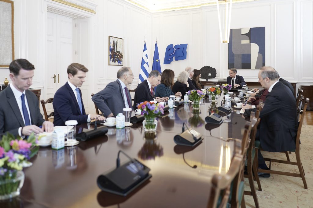 Συνάντηση Μητσοτάκη με αντιπροσωπεία του αμερικανικού Κογκρέσου: «Οι σχέσεις Ελλάδας – ΗΠΑ βρίσκονται στο υψηλότερο επίπεδο όλων των εποχών»