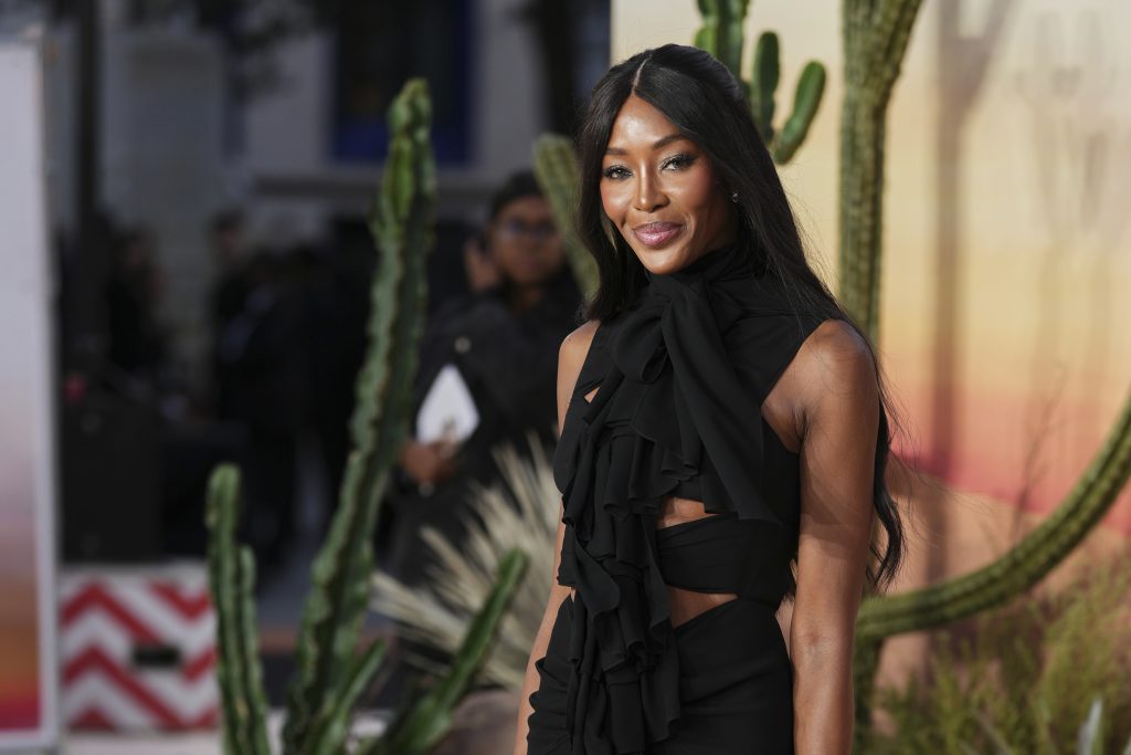 Πώς ο Έπστιν χρησιμοποιούσε τη Ναόμι Κάμπελ για να στρατολογεί νέα κορίτσια – Τα email που «καίνε» το μοντέλο