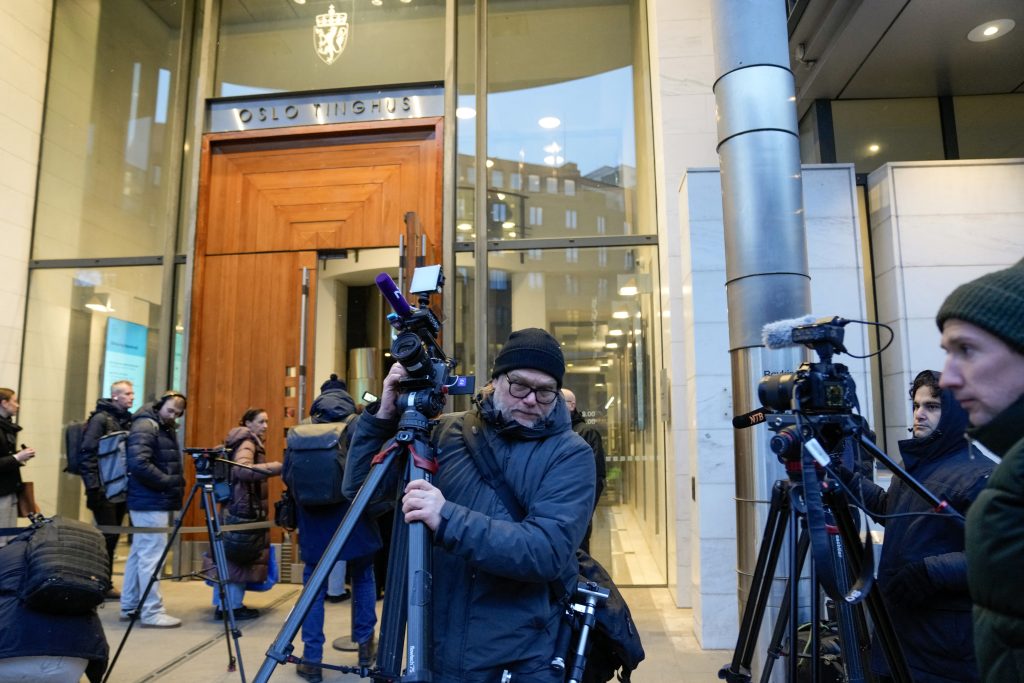 Νορβηγία: Ξεκίνησε η δίκη του γιου της πριγκίπισσας Μέτε-Μάριτ – Ο ίδιος αρνείται τις κατηγορίες για τους τέσσερις βιασμούς