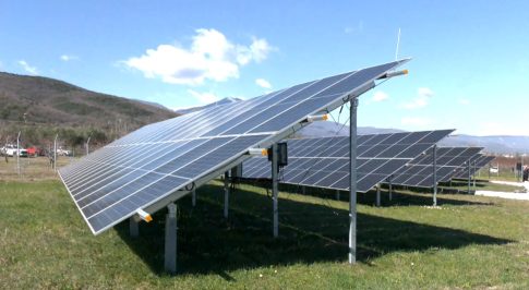 Χίος: Εγραψαν με τις τσάντες «Τέμπη-57», κάλεσμα σε συλλαλητήριο Σαββάτου