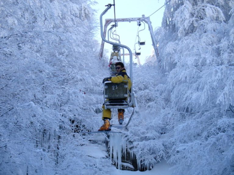 Αναστολή λειτουργίας του χιονοδρομικού στο Πήλιο λόγω έλλειψης χιονιού