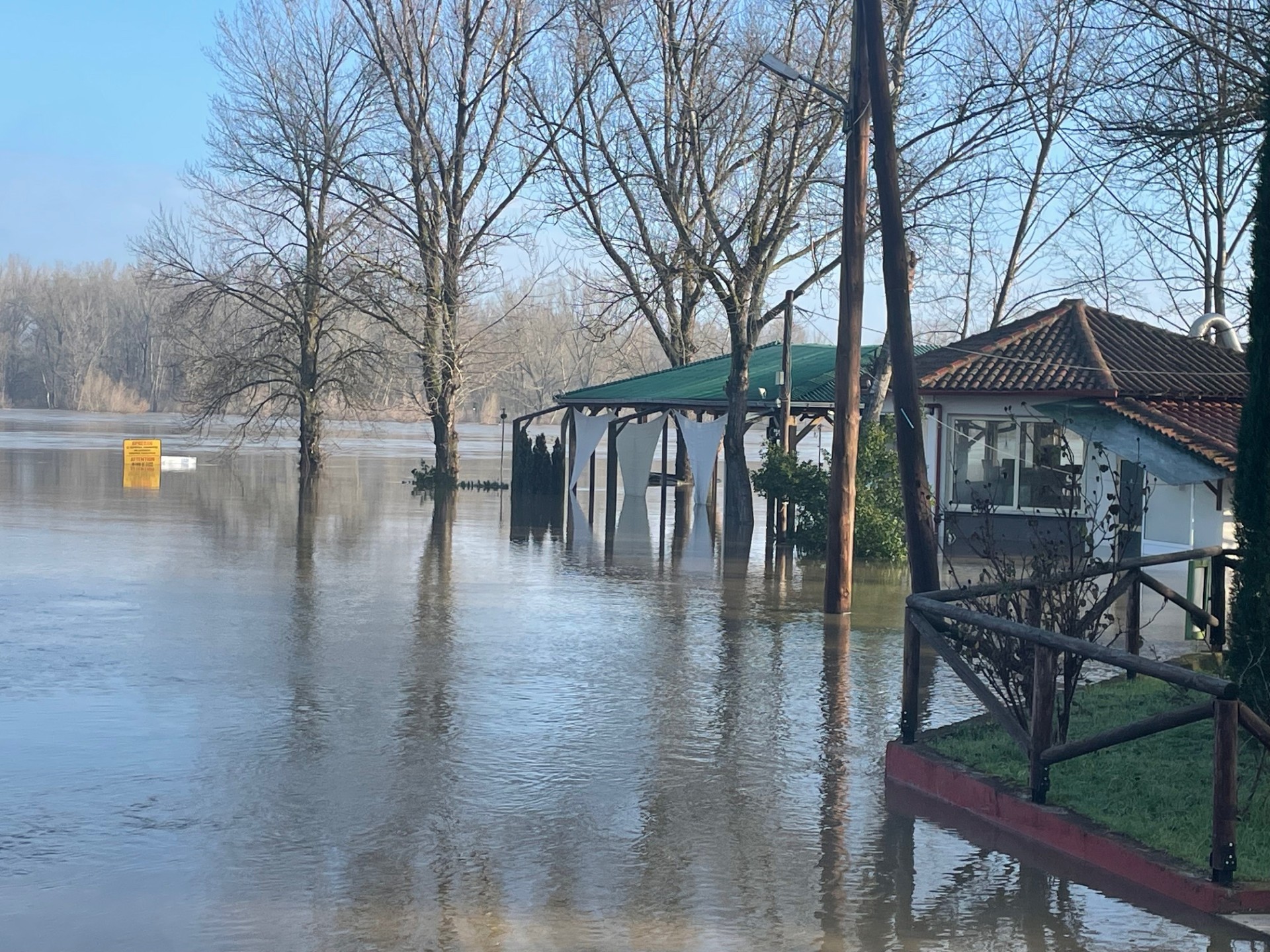 Τους τρόπους αντιμετώπισης των συνεπειών από τα έντονα καιρικά φαινόμενα, αναλύουν επιστήμονες μιλώντας στο ΕΡΤnews