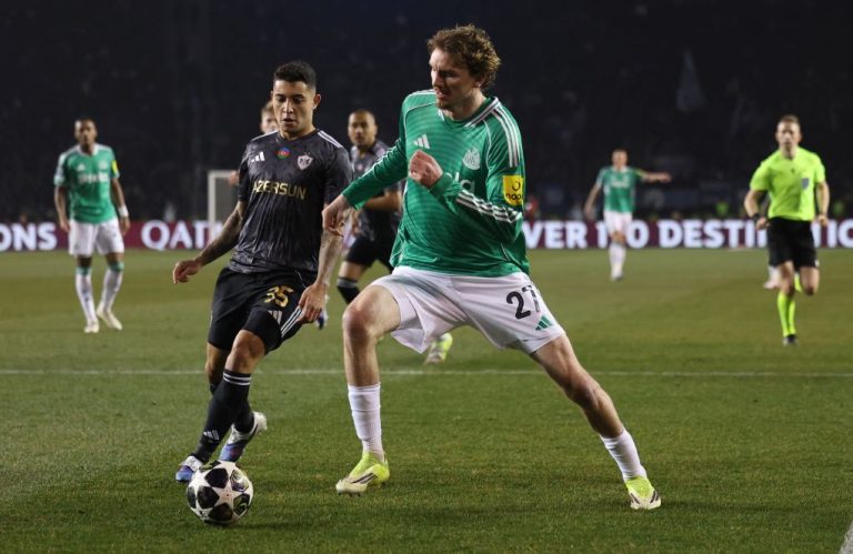 Champions League: Εκπληκτική Νιούκαστλ φιλοδώρησε με μισή ντουζίνα γκολ την Καραμπάχ στο Μπακού και έκλεισε από τώρα εισιτήριο για τους «16»