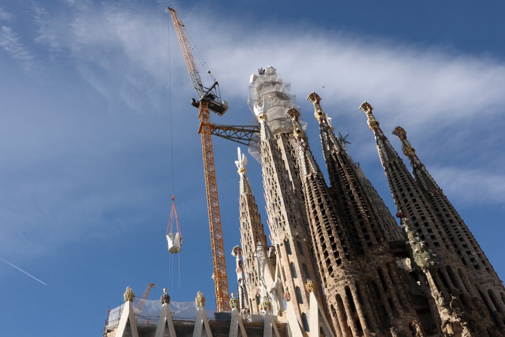 Η Σαγράδα Φαμίλια έφτασε στο μέγιστο ύψος της – Στα 172,5 μέτρα ο Πύργος του Ιησού Χριστού