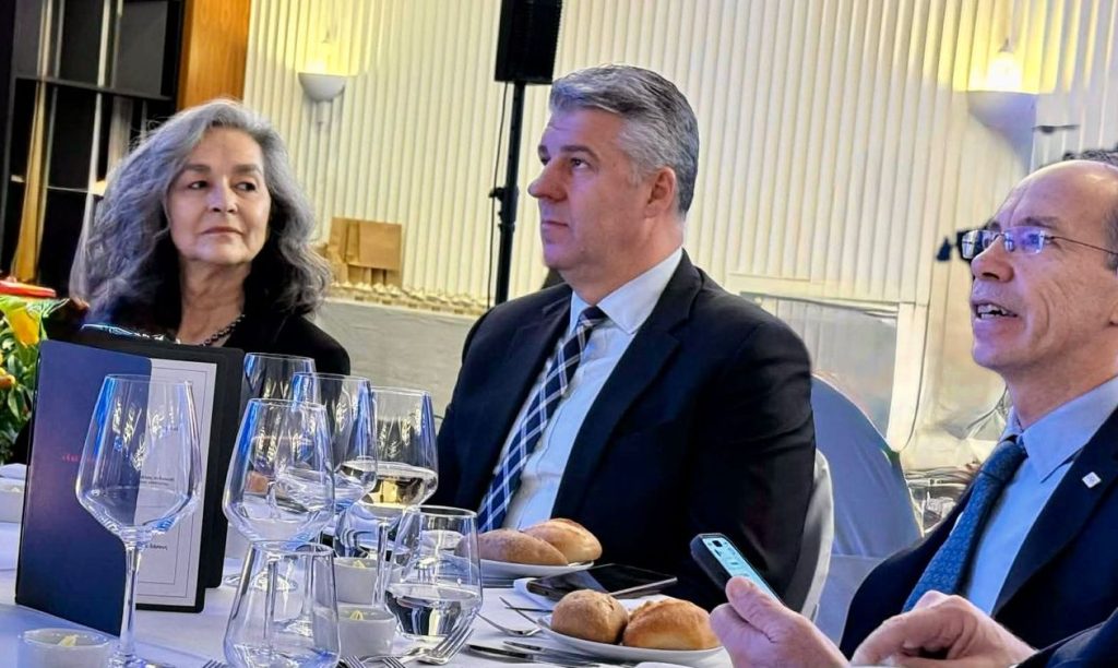 Ο ΣΕΓΑΣ βράβευσε την Περιφέρεια ΑΜ-Θ για τη συμβολή της στην ενίσχυση του κλασικού αθλητισμού