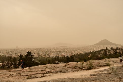 Δεκάδες τρακτέρ στο Σύνταγμα: Σε εξέλιξη το αγροτικό συλλαλητήριο