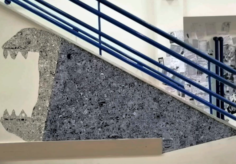 Ένα ξεχωριστό έργο τέχνης ενός μοναδικού δημιουργού κοσμεί τον τοίχο στο 5ο γυμνάσιο Λαμίας