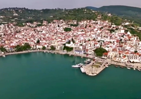 Στους δρόμους για τα Τέμπη οι μαθητές και οι φοιτητές της Λέσβου