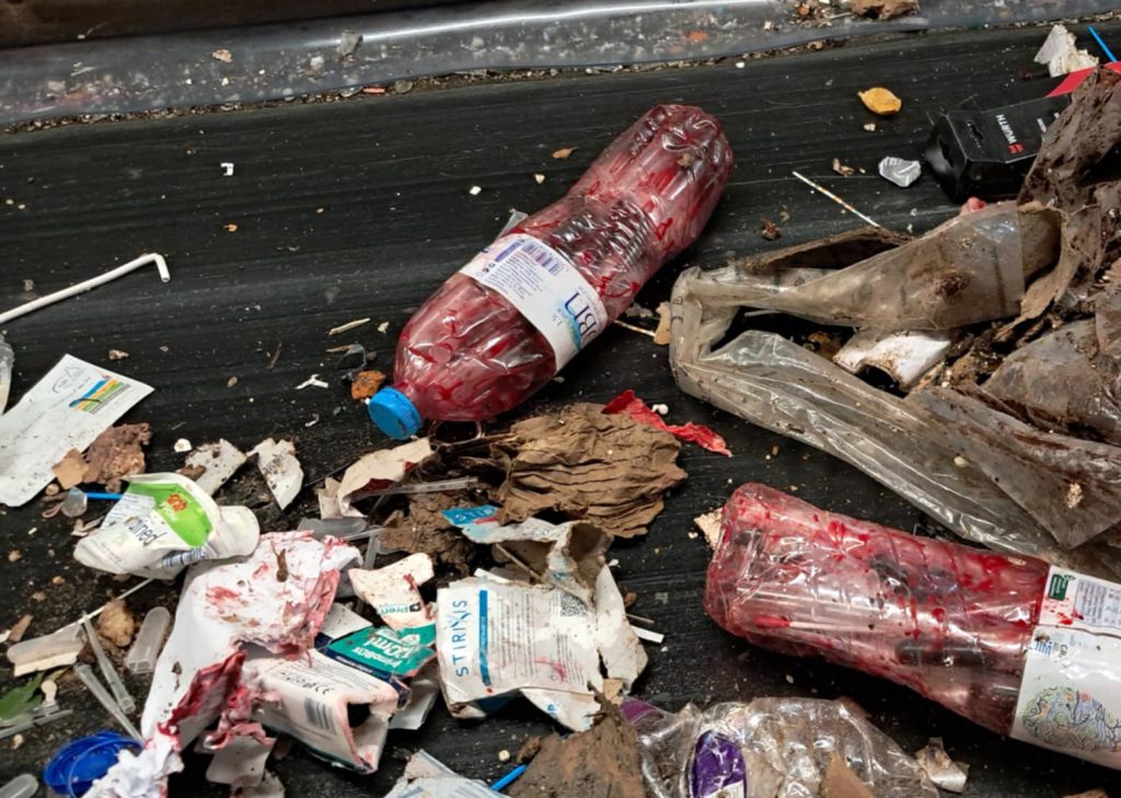 Κέρκυρα: Ιατρικά και εργαστηριακά απόβλητα εντοπίστηκαν σε κάδους ανακύκλωσης