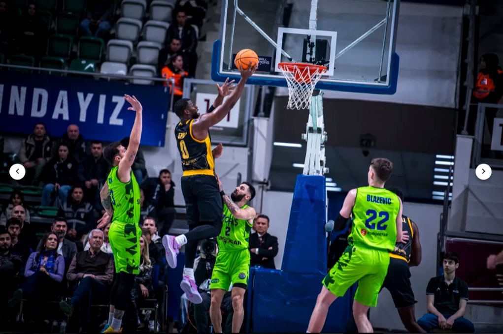 Basketball Champions League: Μεγάλο «διπλό» στην Προύσα και 3/3 για την ΑΕΚ, 93-90 την Τόφας Μπούρσα στην παράταση 