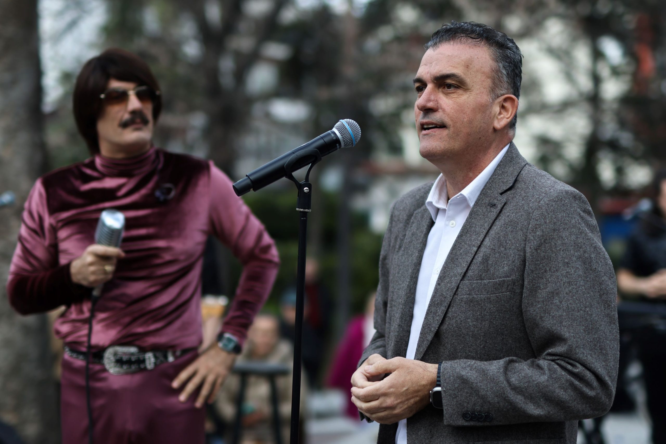 tsiknopempti-3-3 Τσικνοπέμπτη στη Λάρισα: Γλέντι στην κεντρική πλατεία