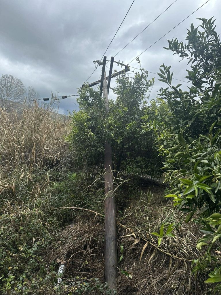 Θεσπρωτία: Καταπτώσεις προς Μαυρομάτι και προβλήματα ηλεκτροδότησης στον κάμπο Ραγίου – Κεστρίνης