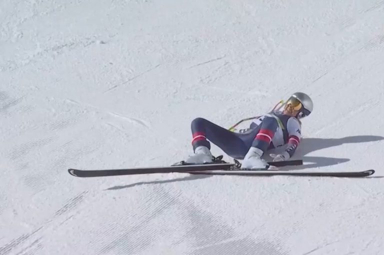 Χειμερινοί Ολυμπιακοί Αγώνες: Άσχημη πτώση για τη «βασίλισσα της ταχύτητας» Λίντσεϊ Βον που αγωνιζόταν με κομμένο χιαστό  