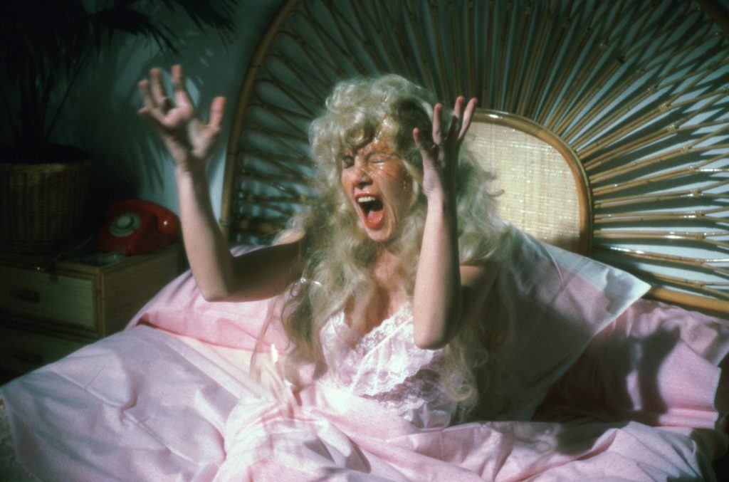 Η άγρια, πολύχρωμη νεότητα του Πέδρο Αλμοδόβαρ επιστρέφει στην οθόνη