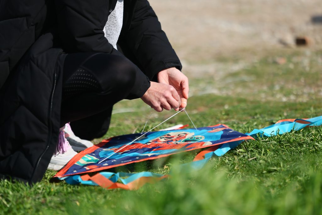 Κούλουμα στη Θεσσαλονίκη με το πέταγμα χαρταετού – Εντυπωσιακές εικόνες από τον «πολύχρωμο» ουρανό της πόλης