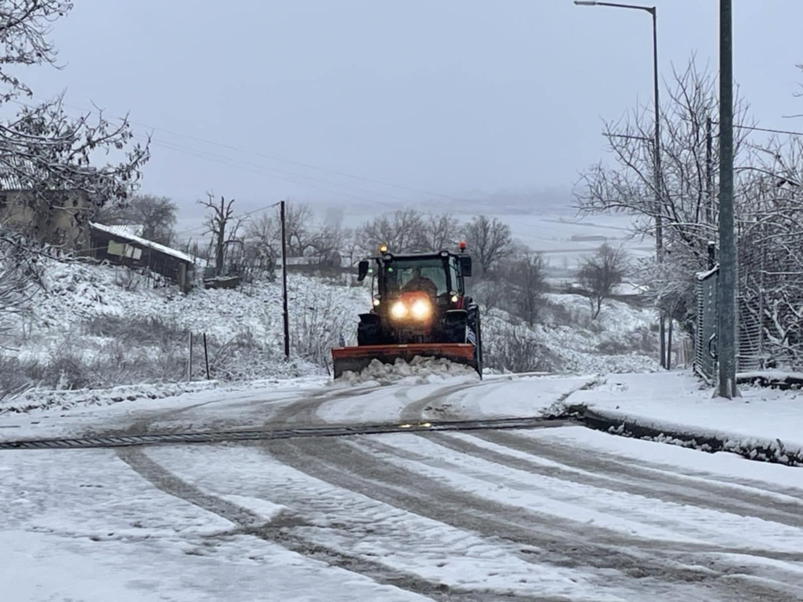 Στα λευκά ο Έβρος – Κλειστά σχολεία και ισχυρός παγετός από το απόγευμα