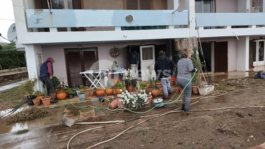 Χίος: Απεγκλωβισμοί σε Μέγα Λιμνιώνα και Αγία Ερμιόνη – Συνεχίζονται οι απαντλήσεις υδάτων