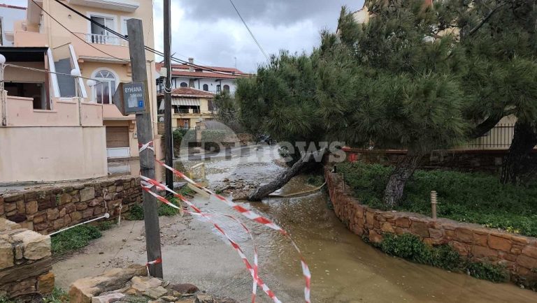Δρόμοι ποτάμια, πλημμυρισμένα σπίτια και μεγάλες καταστροφές: Στο έλεος της κακοκαιρίας Ηλεία, Αχαΐα, Ήπειρος, Κρήτη και Χίος