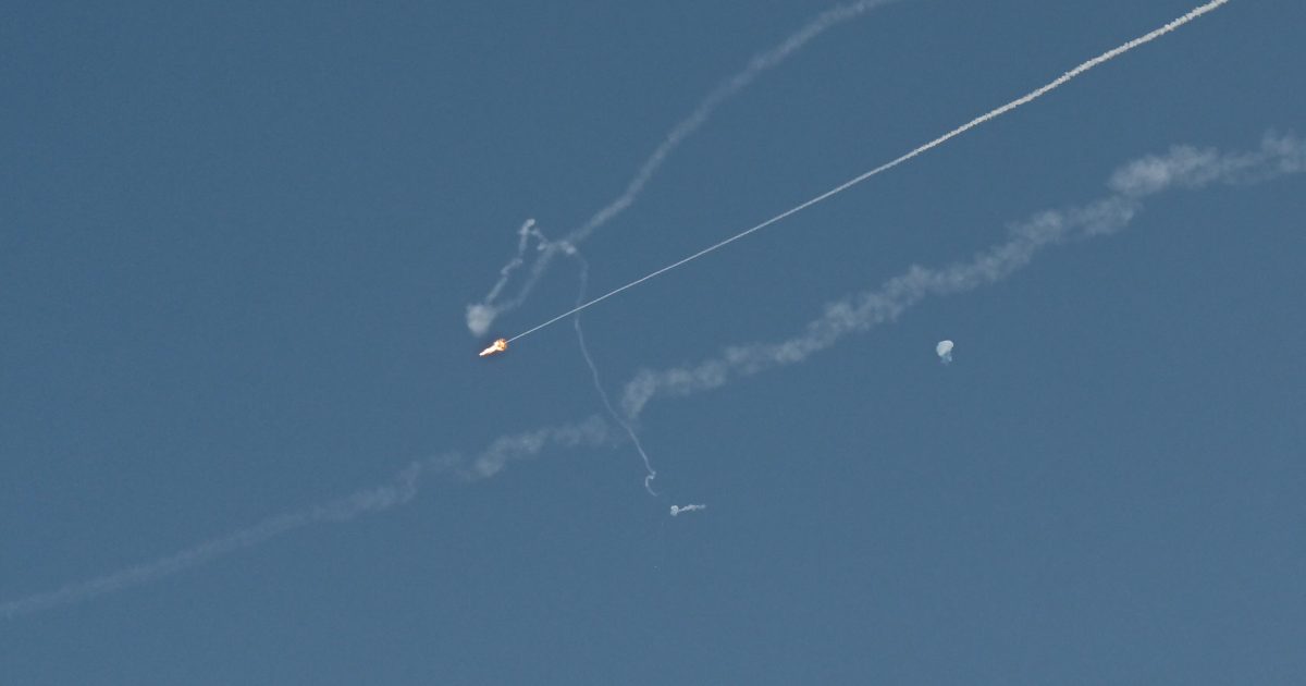 Ντουμπάι: «Ξυπνάμε από τις εκρήξεις» – Η μαρτυρία Ελληνίδας στο ΕΡΤnews για την κατάσταση στην πόλη