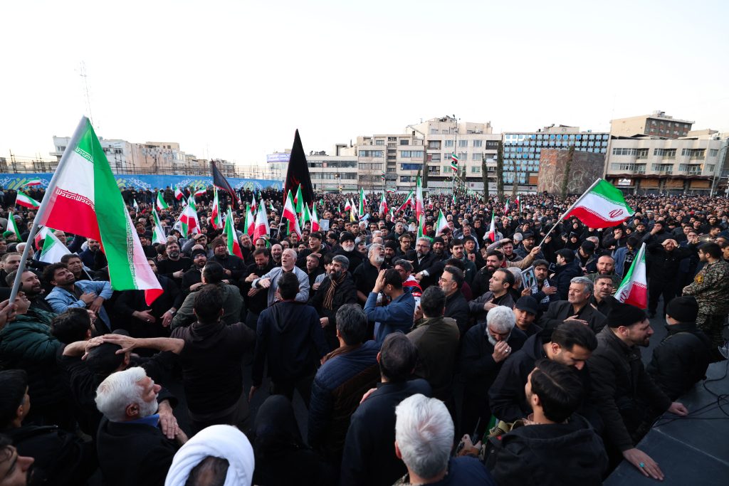 Ιράν: Ξεκινά η διαδικασία μετάβασης μετά τον θάνατο Χαμενεΐ – Η επόμενη μέρα και οι διάδοχοι