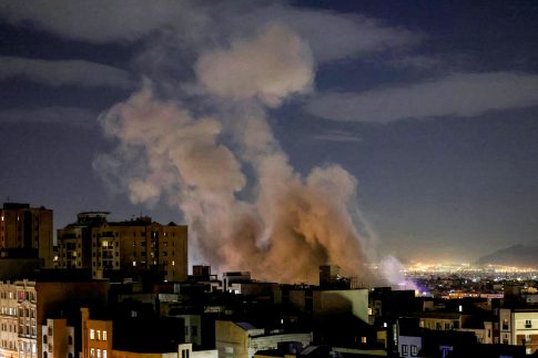 Φρουροί της Επανάστασης: Επίθεση σε τρία αμερικανικά και βρετανικά τάνκερ – Ένας νεκρός